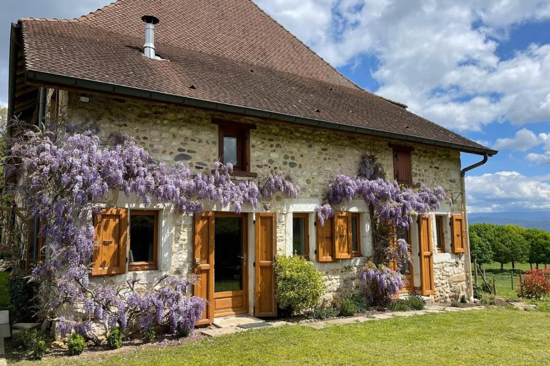 Photo of Buildings in Morestel