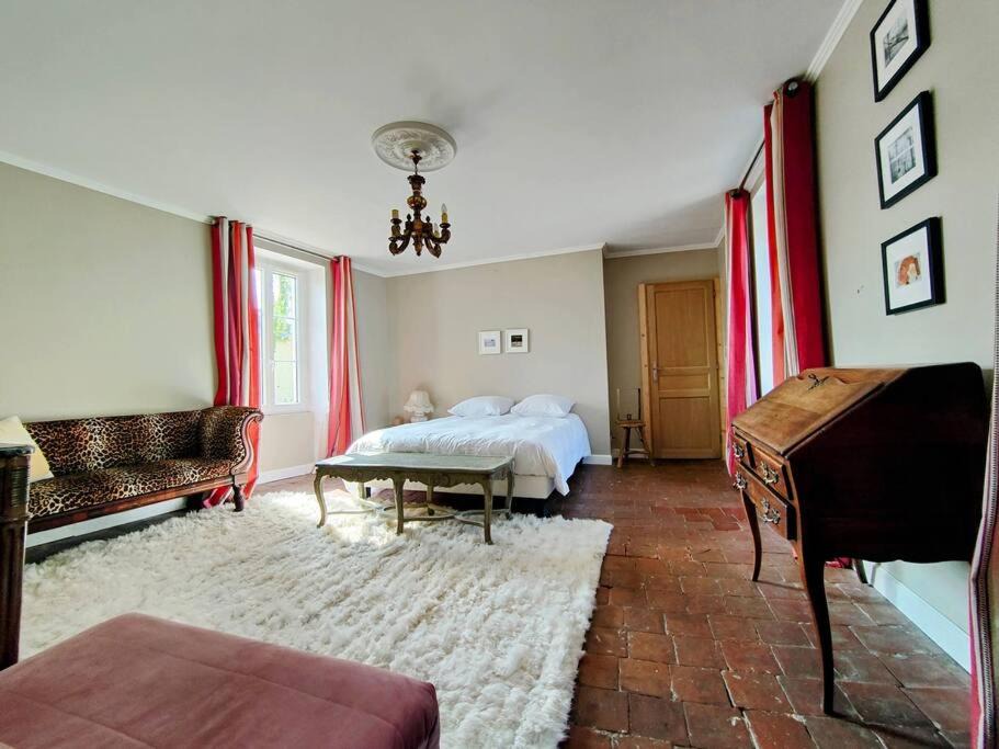 Photo of Others in Druyes-les-Belles-Fontaines