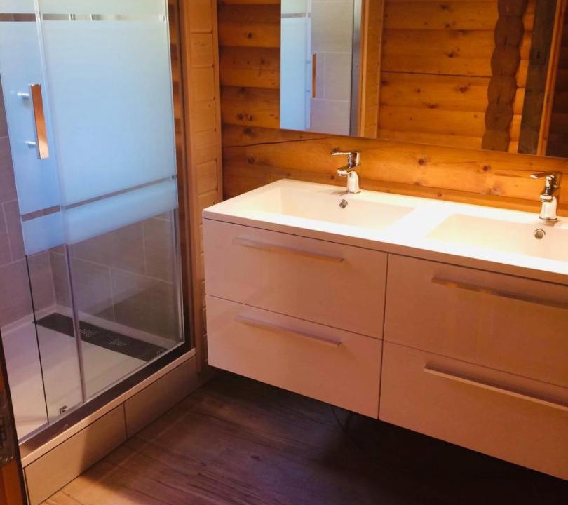 Photo of Bathroom in Pyrenees 2000