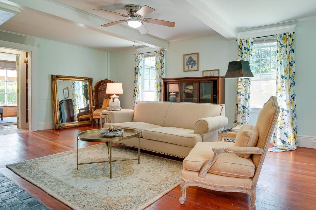 Photo of Livingroom in Hyannis