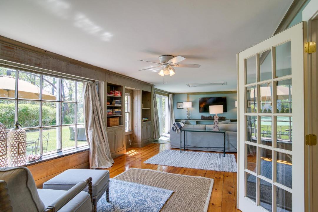 Photo of Livingroom in Hyannis