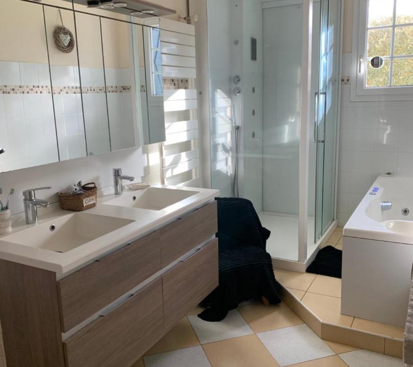 Photo of Others in Yvre-l'Eveque