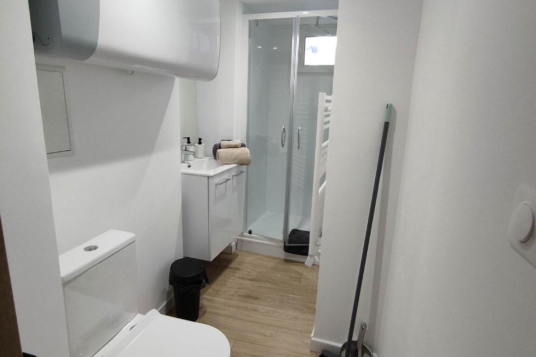 Photo of Bathroom in Deville-les-Rouen