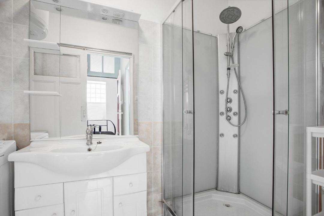 Photo of Bathroom in Port-Vendres