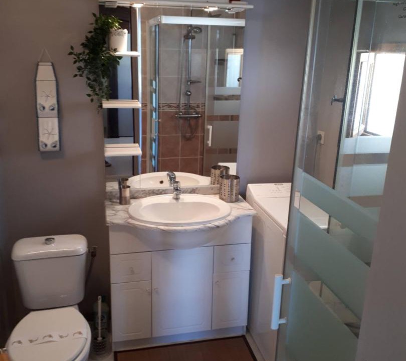 Photo of Bathroom in Saint-Loubouer