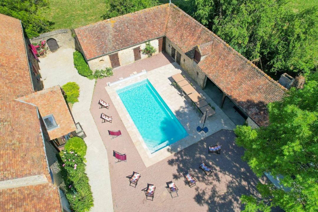 Photo of Others in Vivoin