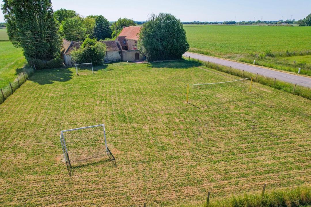 Photo of Others in Vivoin