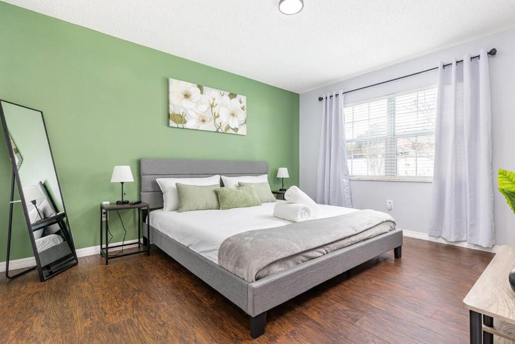 Photo of Bedroom in Pinebrook Estates