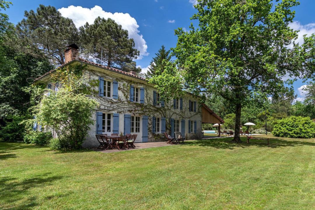 Photo of Others in Moustey