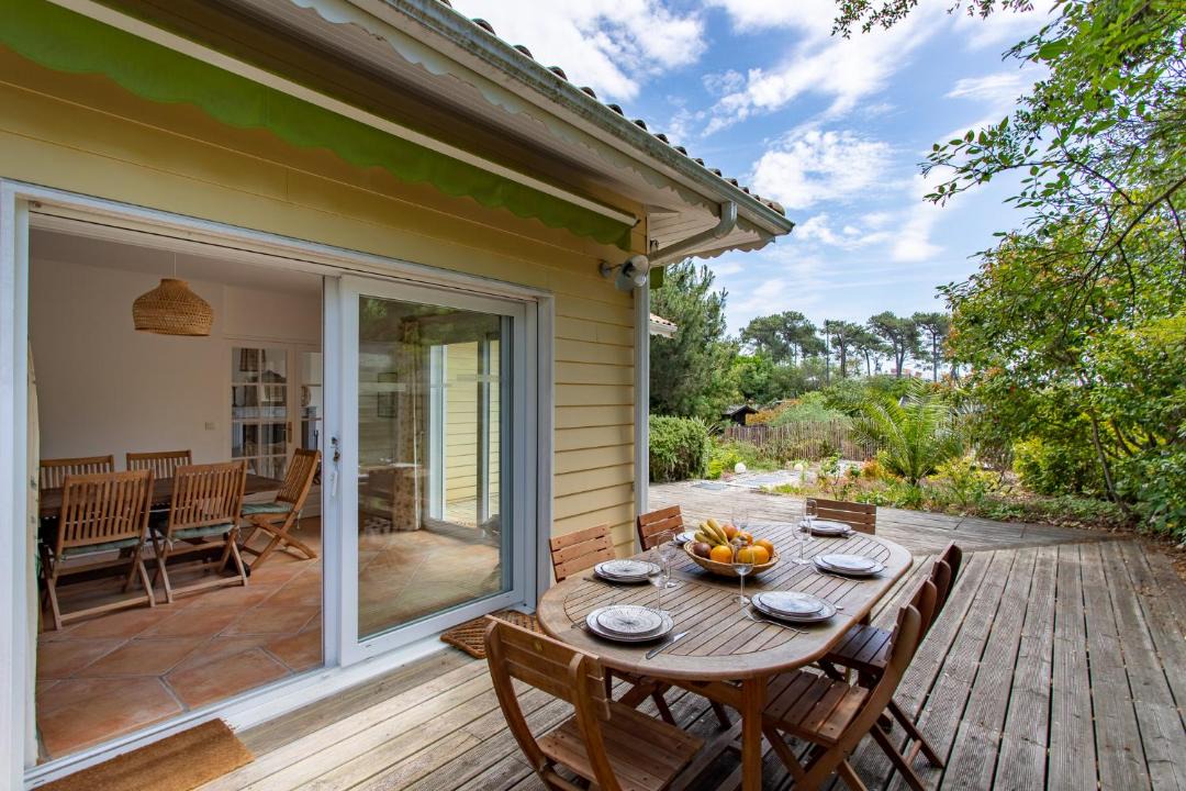 Photo of Others in Le Canon