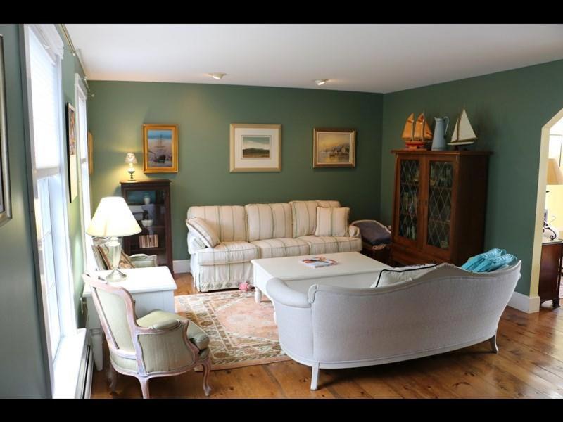 Photo of Livingroom in Surry