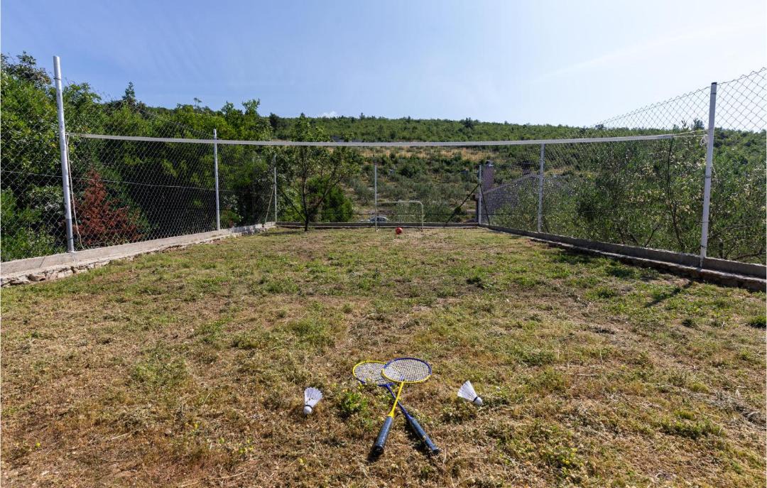 Photo of Outdoor in Vid
