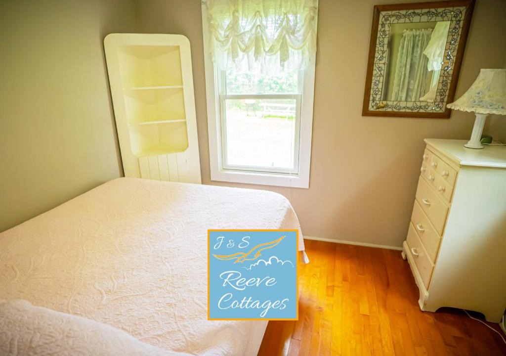 Photo of Bedroom in Aquebogue