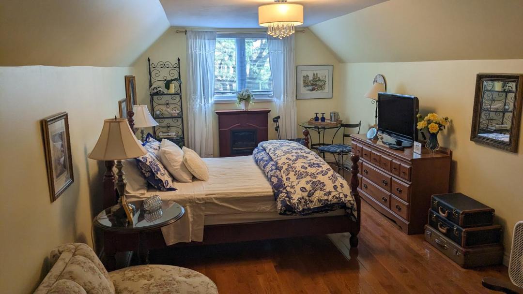 Photo of Bedroom in Oakville