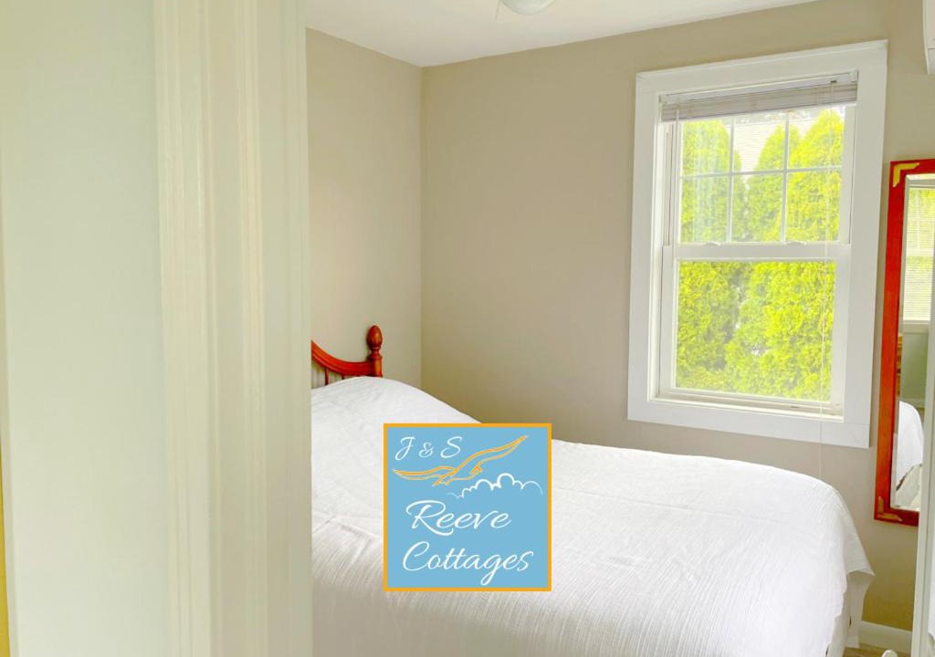 Photo of Bedroom in Aquebogue