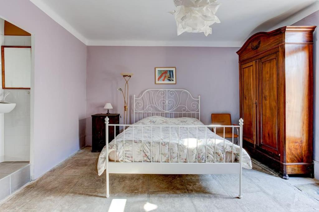 Photo of Bedroom in Vic-la-Gardiole