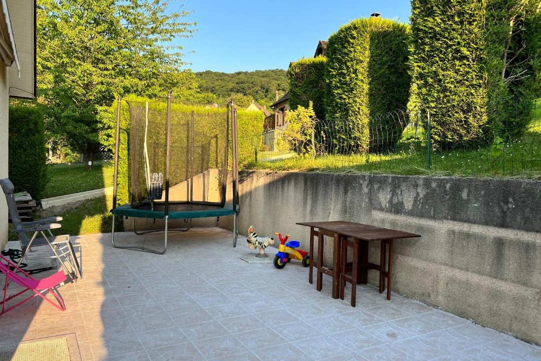 Photo of Others in Vezillon