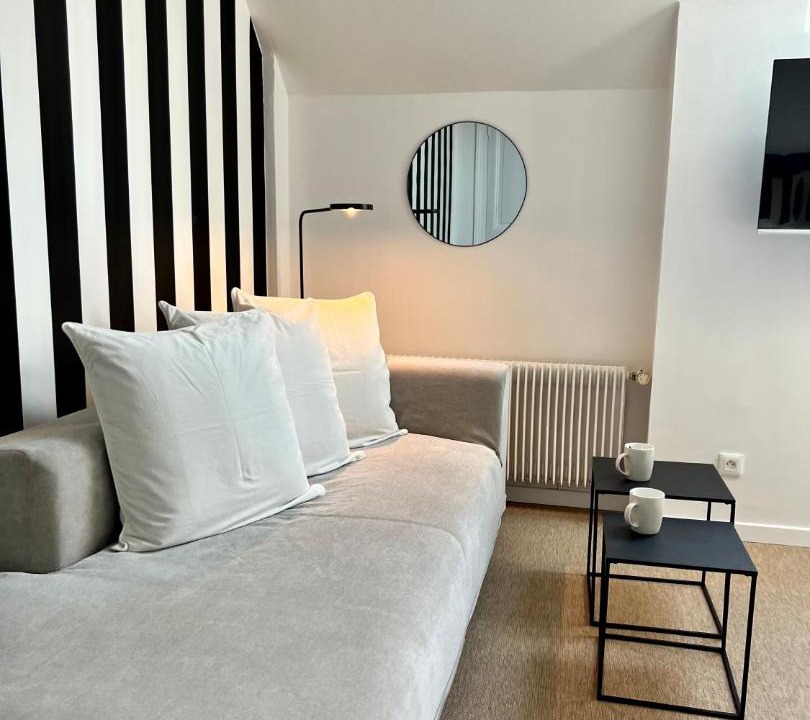 Photo of Others in Isques