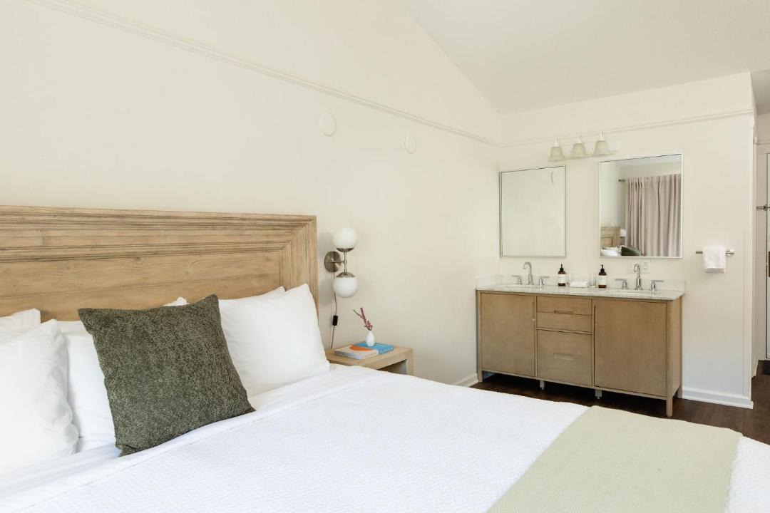 Photo of Bedroom in Eastsound