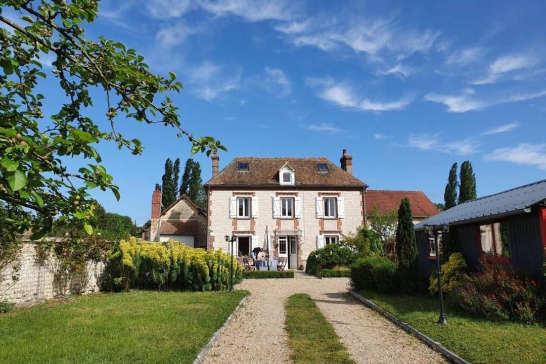 Photo of Buildings in Ande