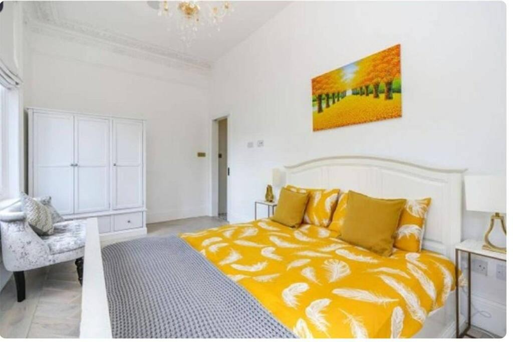 Photo of Bedroom in Ealing