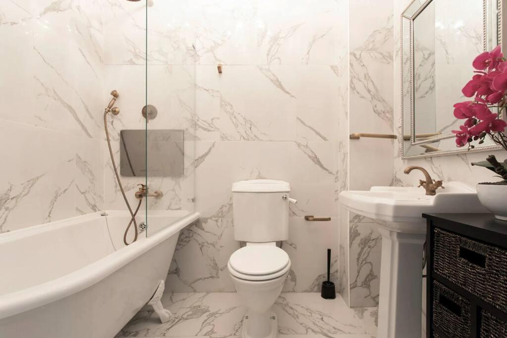 Photo of Bathroom in Ealing