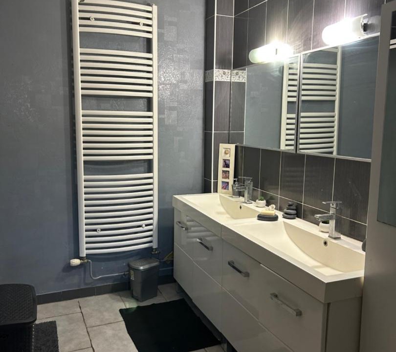 Photo of Bathroom in Sarge-les-le-Mans