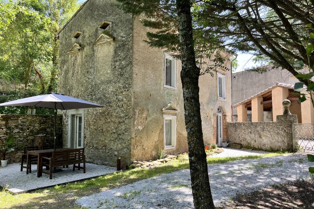 Photo of Buildings in Villespy