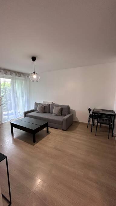 Photo of Livingroom in Fleury-Merogis