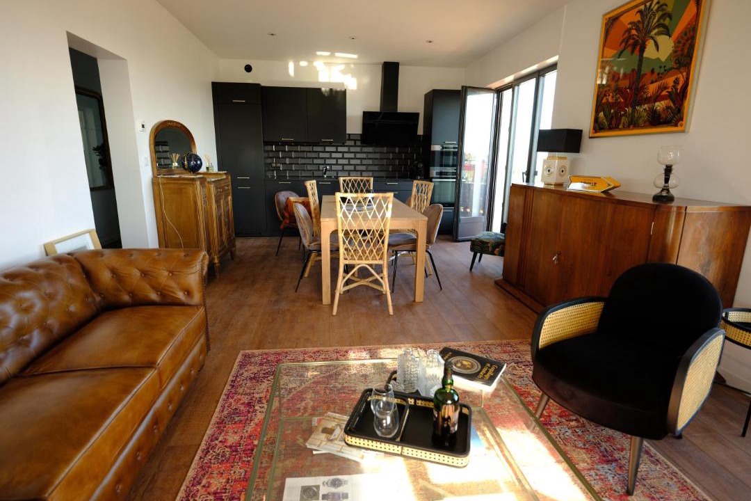 Photo of Livingroom in Reville