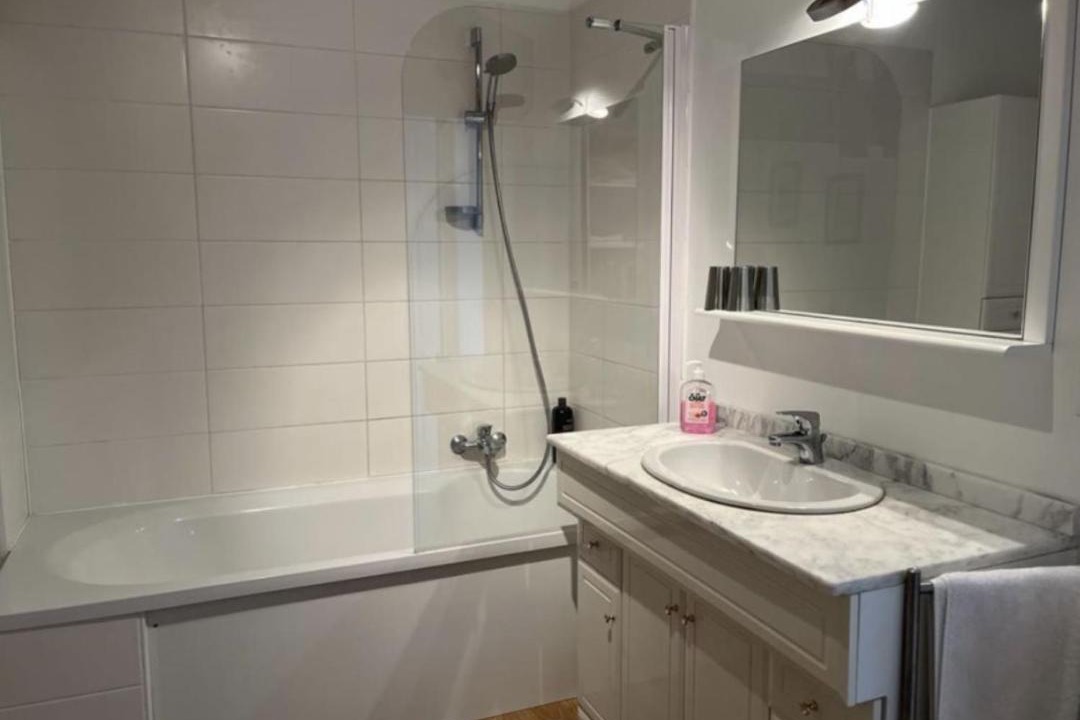 Photo of Bathroom in Sainte-Foy-d'Aigrefeuille