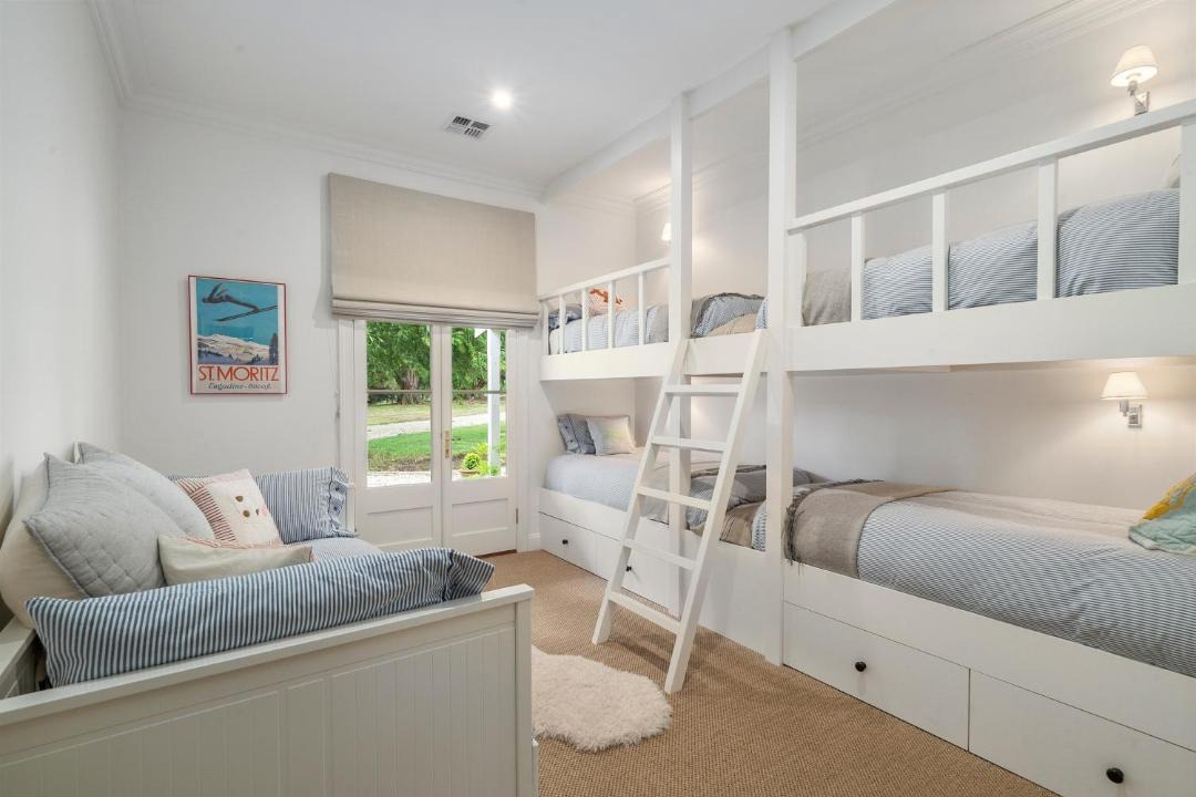 Photo of Livingroom in Tolmie