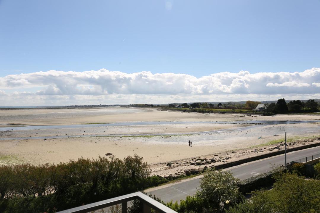 Photo of Outdoor in Reville