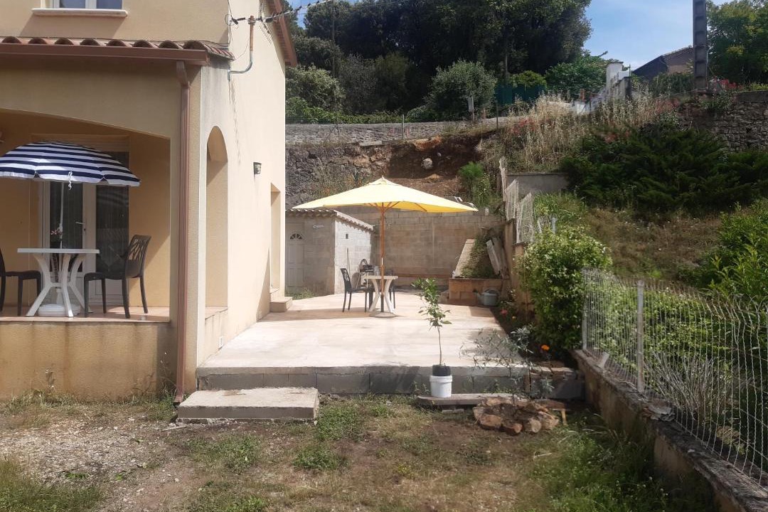 Photo of Others in Besseges