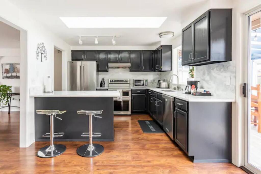 Photo of Others in Murphys Corner