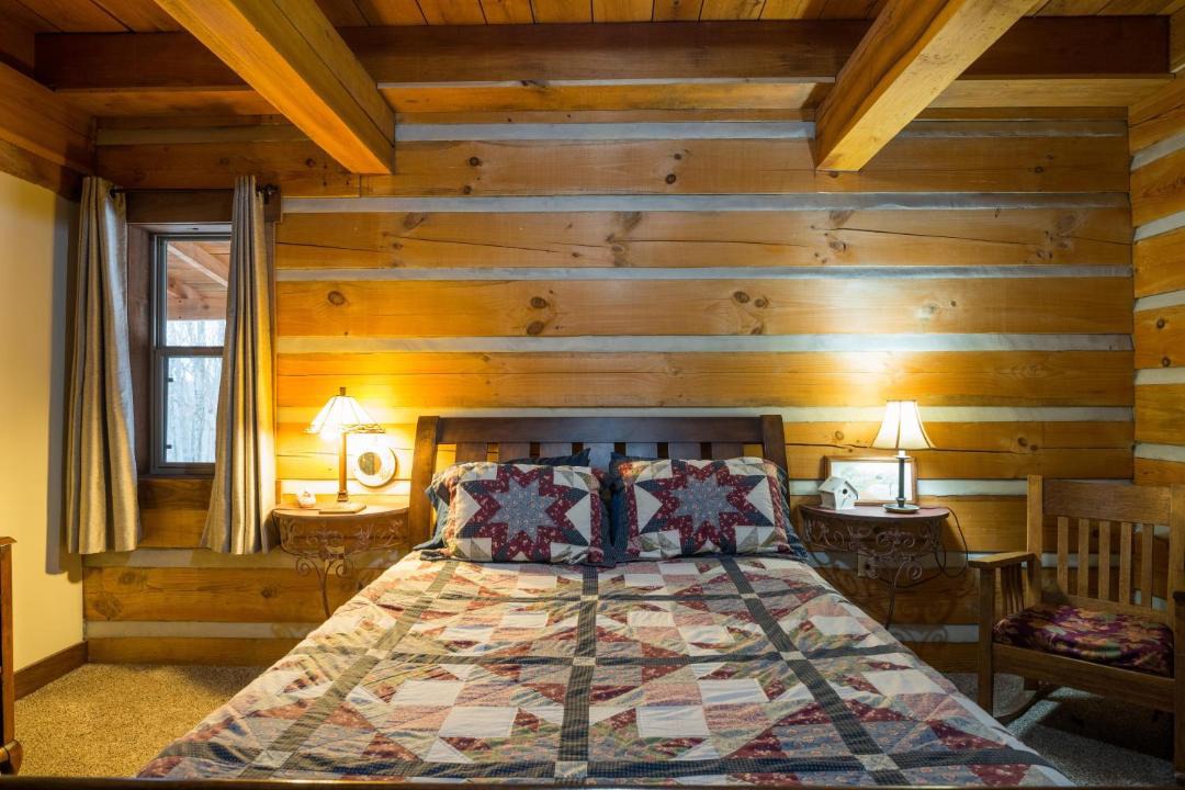 Photo of Bedroom in Gnaw Bone