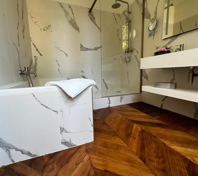 Photo of Bathroom in Alencon