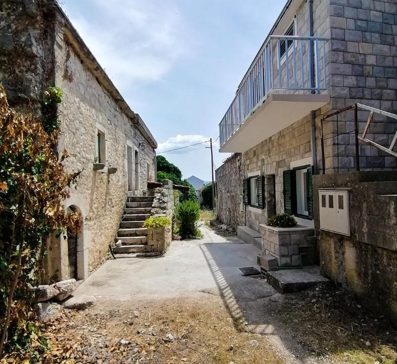 Photo of Buildings in Kremena