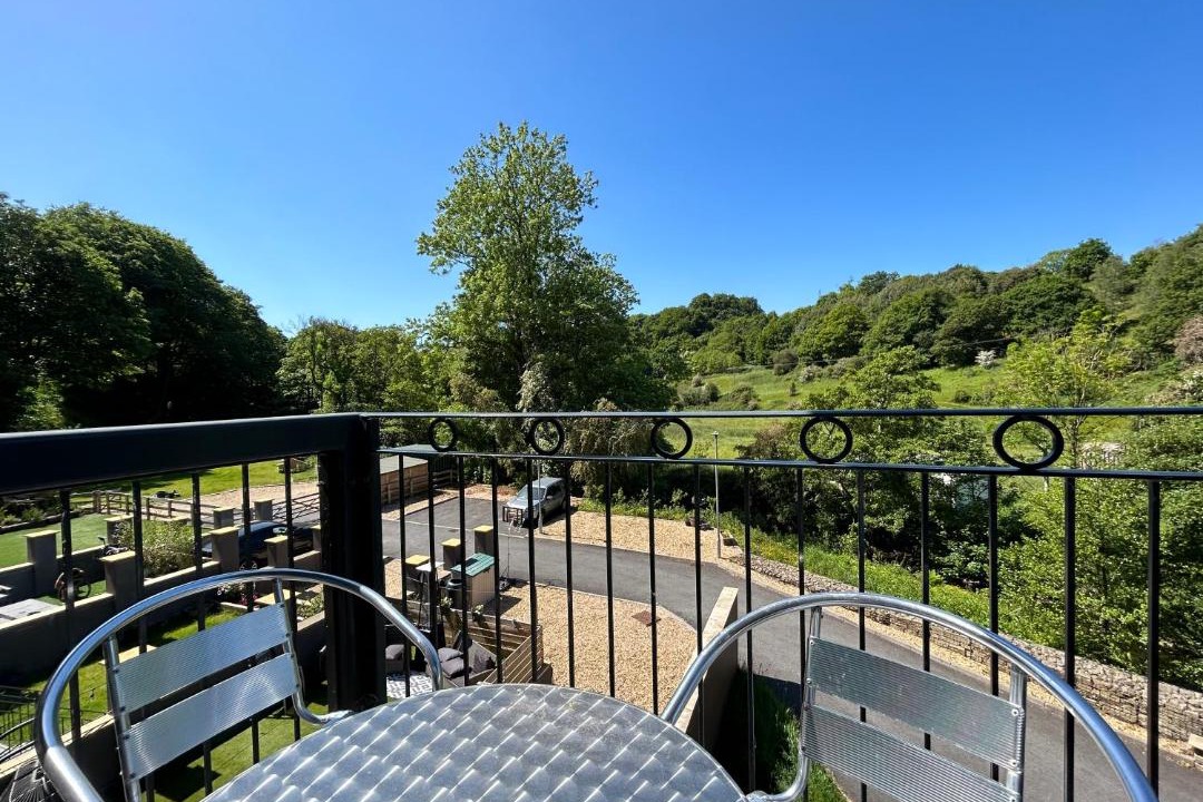 Photo of Others in Ainley Top