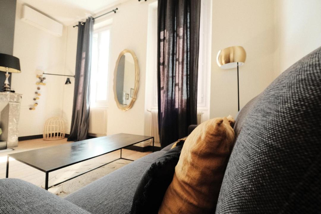 Photo of Others in Lamarque