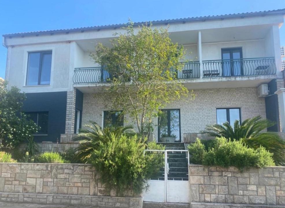 Photo of Others in Loviste