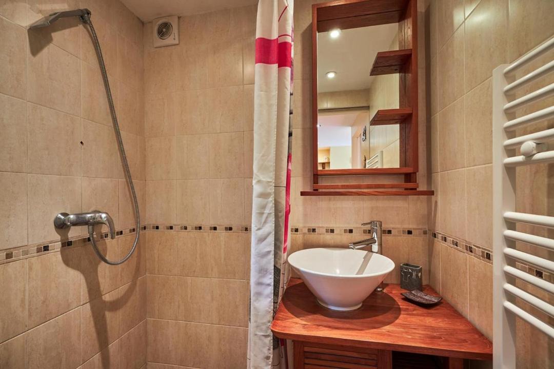 Photo of Bathroom in Cresseveuille