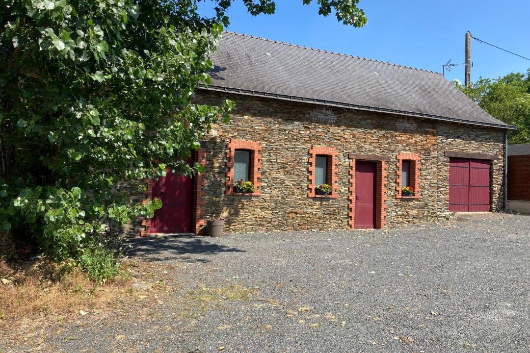 Photo of Buildings in Cande