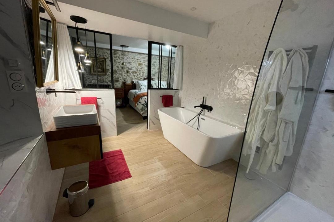 Photo of Bathroom in Sainte-Genevieve-des-Bois