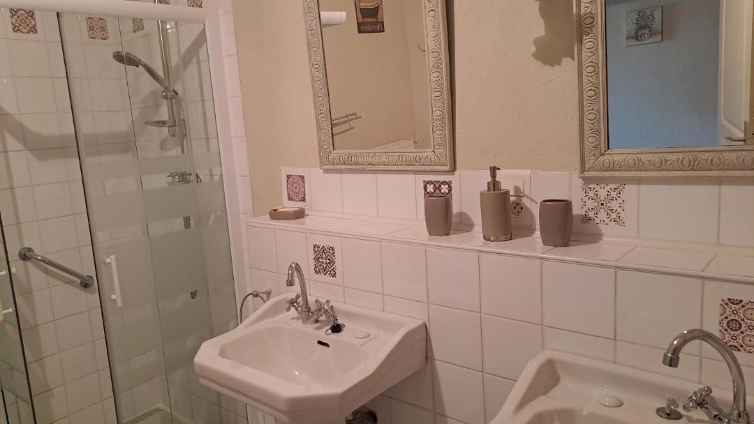 Photo of Bathroom in Realmont