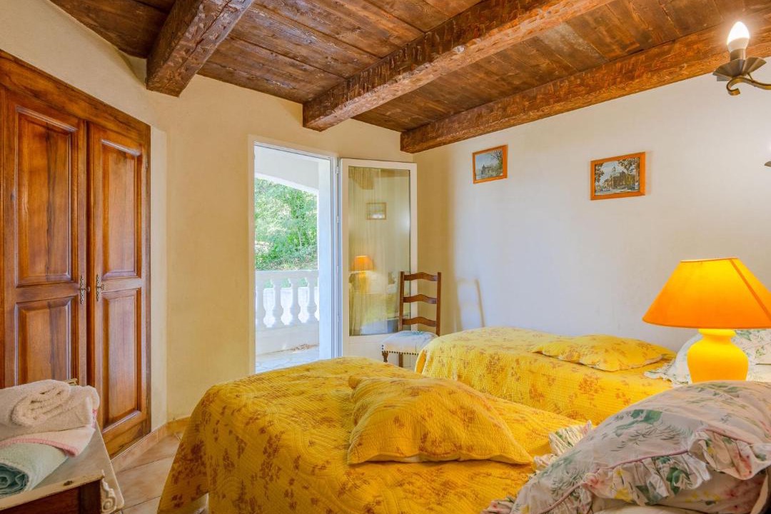 Photo of Bedroom in Bauduen