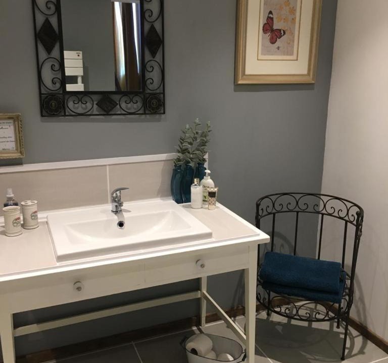 Photo of Bathroom in Madre