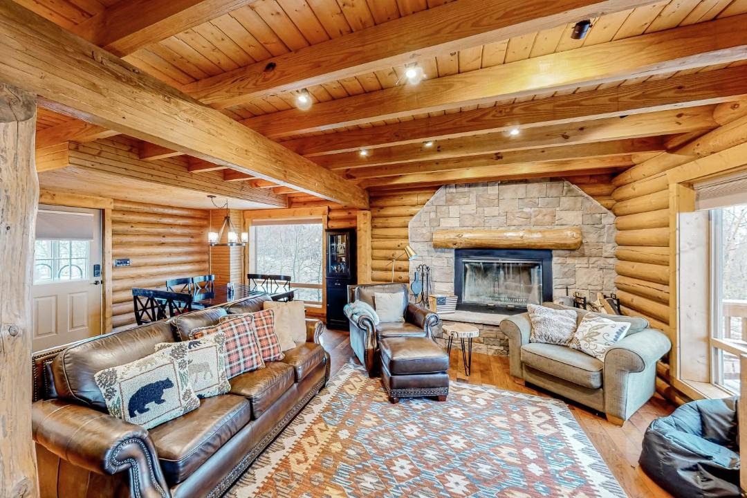 Photo of Livingroom in Warm Springs