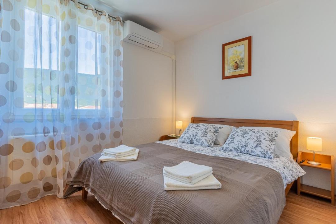 Photo of Bedroom in Cres