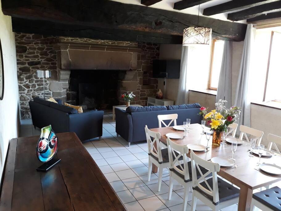 Photo of Livingroom in Saint-Adrien